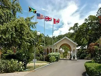 Cardiff Hotel And Spa Runaway Bay
