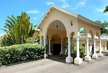 Cardiff Hotel And Spa Runaway Bay