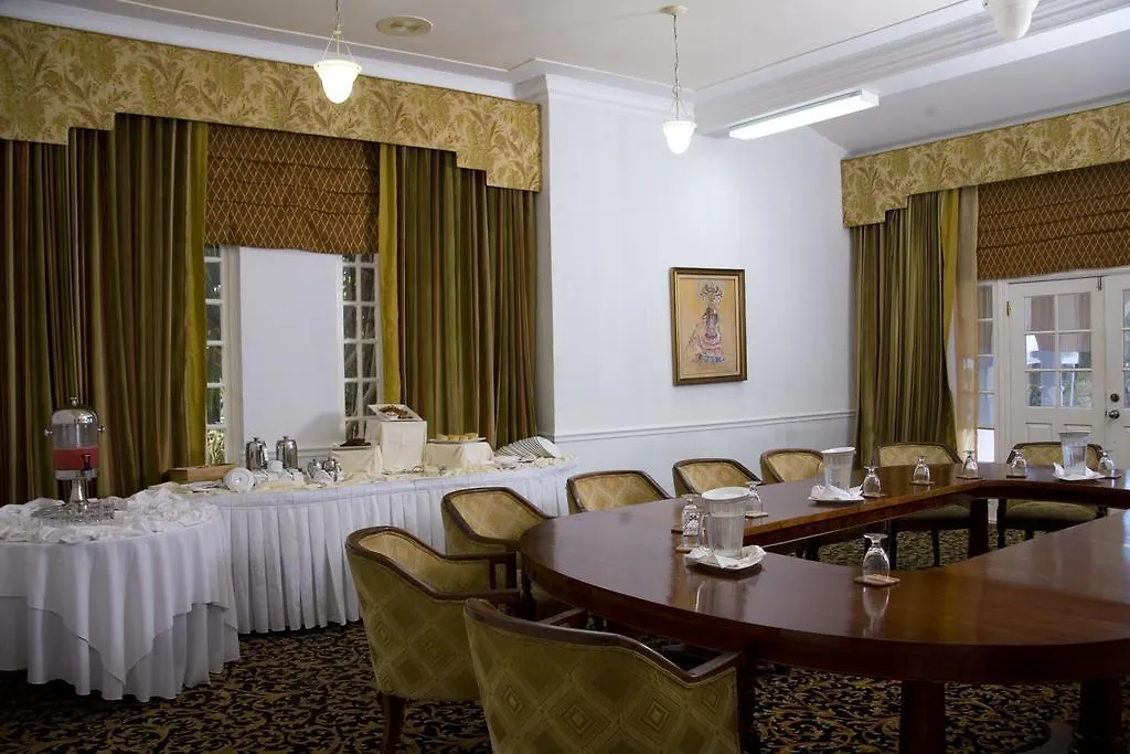Cardiff Hotel And Spa Runaway Bay