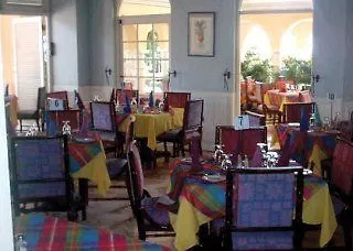 Cardiff Hotel And Spa Runaway Bay