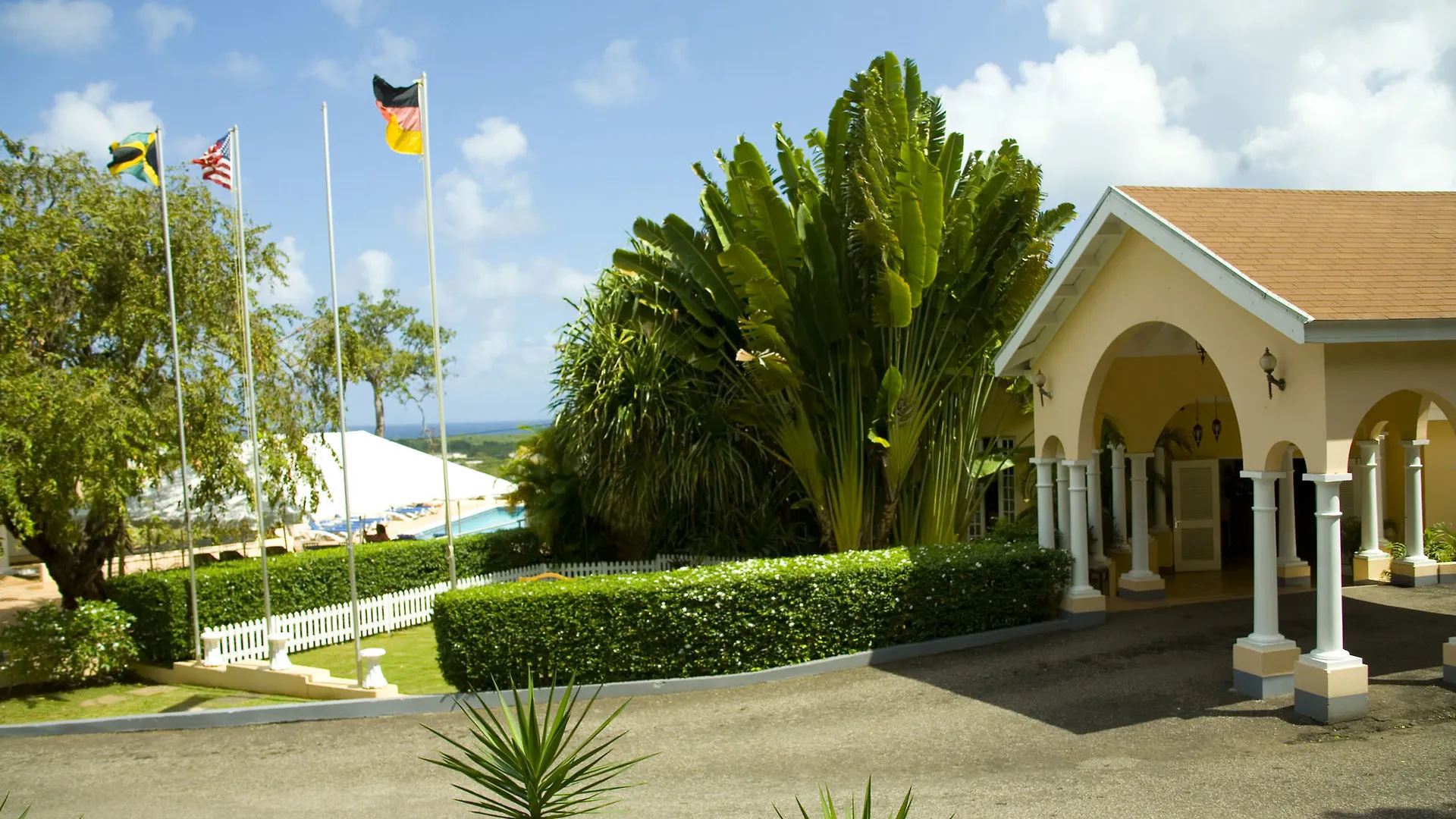 Cardiff Hotel And Spa Runaway Bay