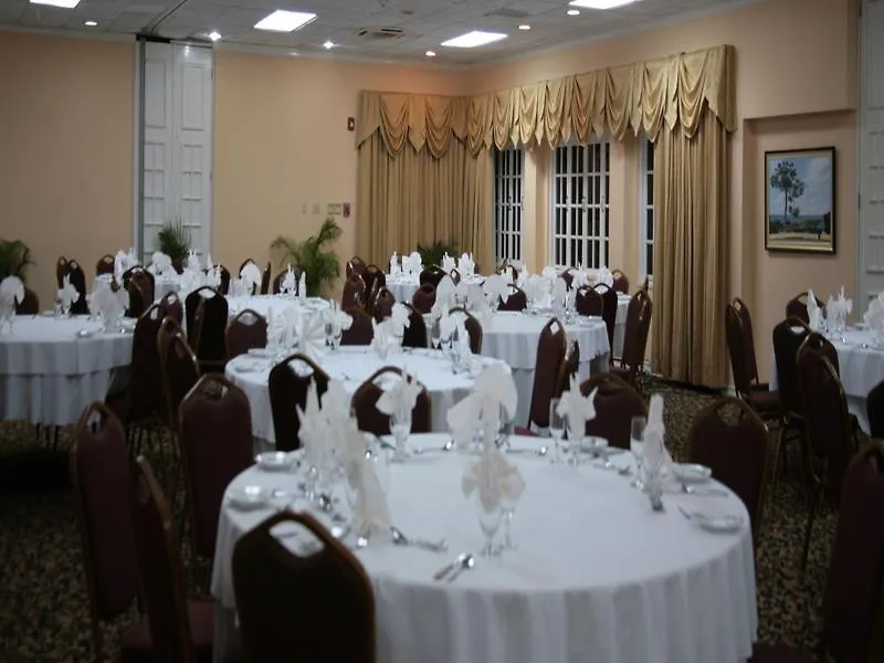 Cardiff Hotel And Spa Runaway Bay