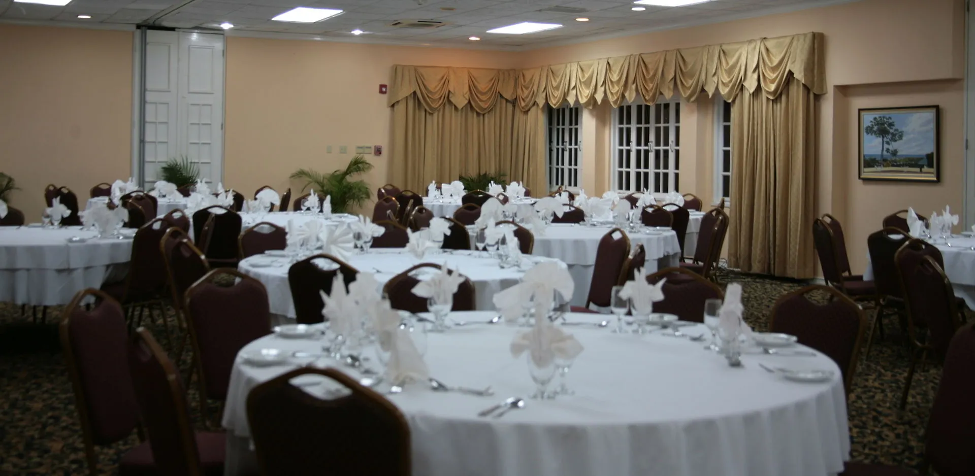 Cardiff Hotel And Spa Runaway Bay